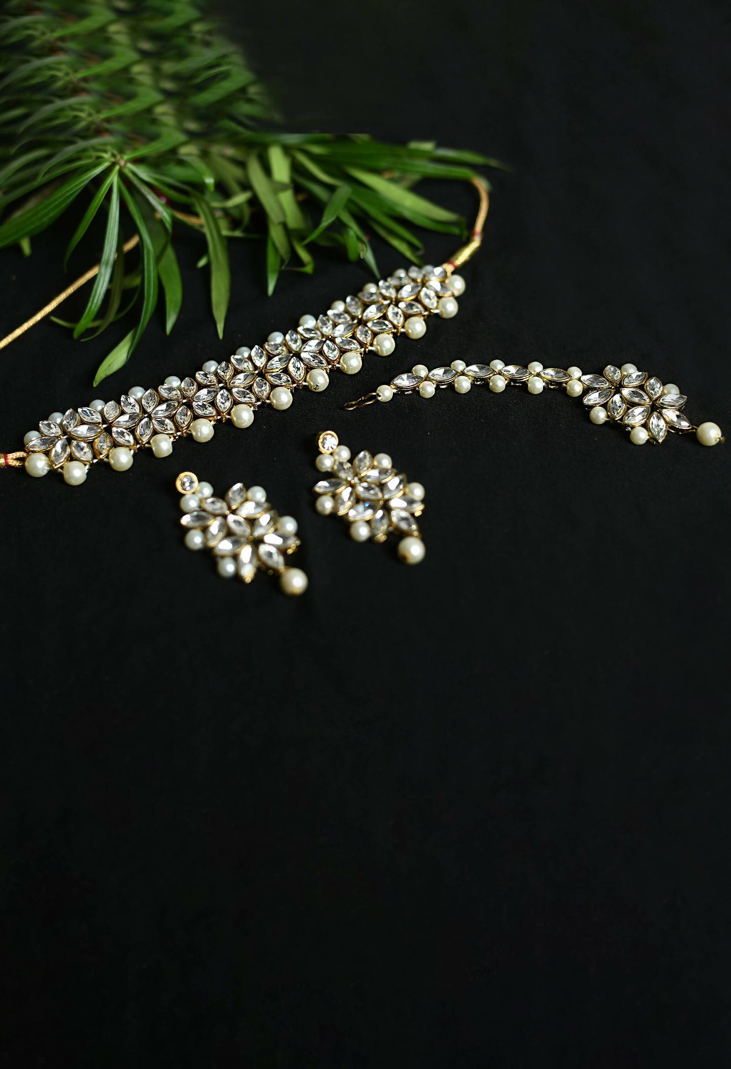 Mominos Fashion Johar Kamal Gold-Polished Brass Finish Kundan/Pearls Choker For Women (White) | Swadesiicart