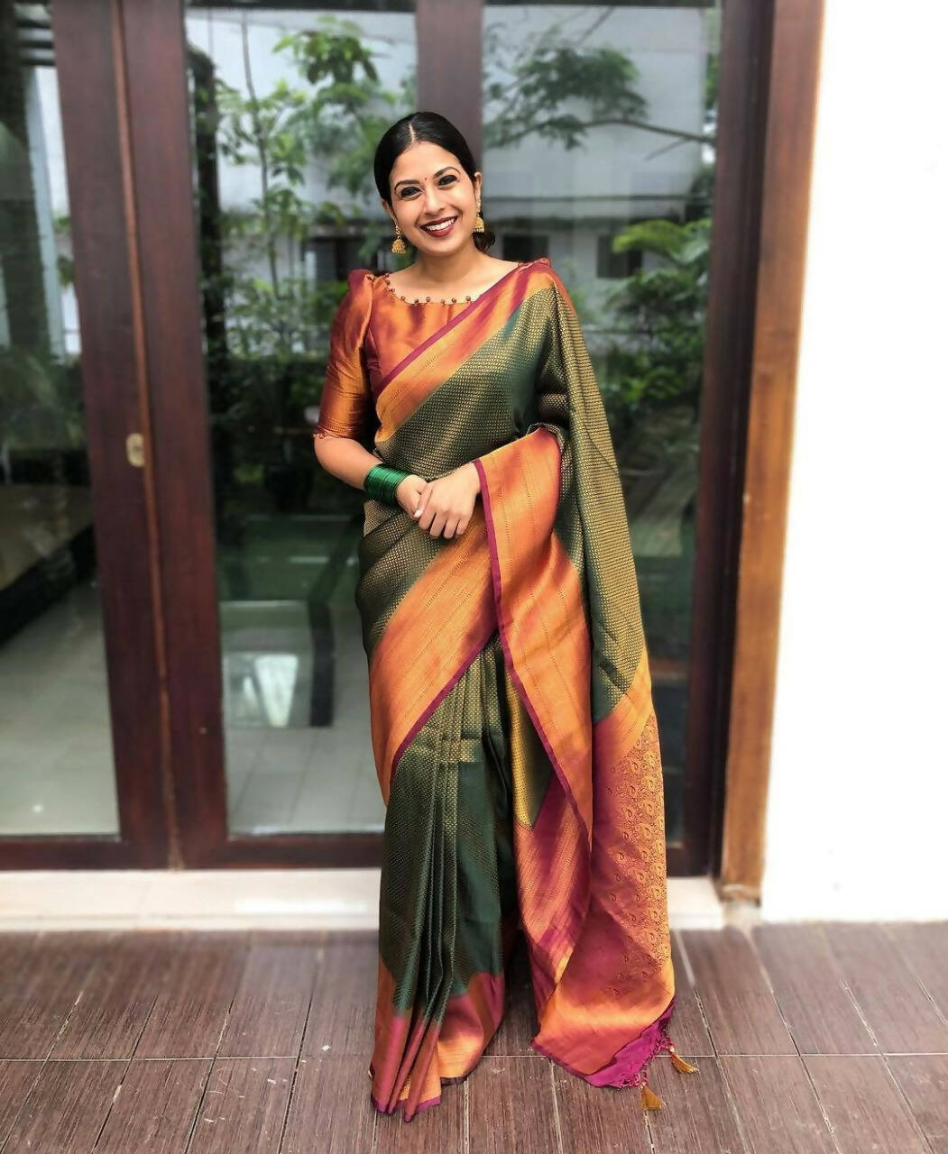 DEIANA'S Beautiful Designer Golden zari Soft Lichi Silk Saree - B Green - Swadesiicart