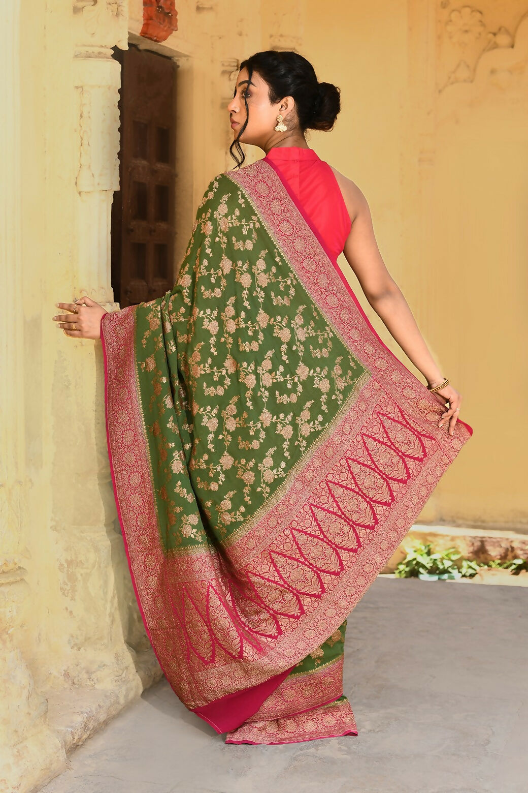 Joban Fashion Green Crepe Chiffon Pure Handloom Banarasi Silk Saree | Swadesiicart