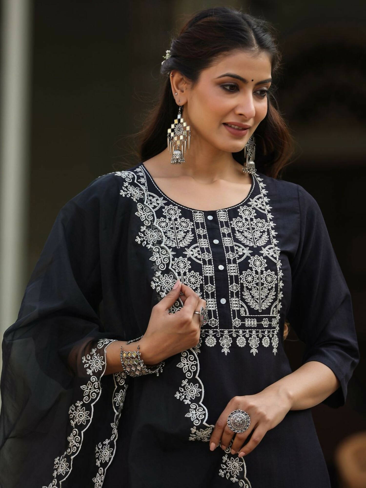 Juniper Women's Black Chinnon Solid Embroidered Kurta Set | Swadesiicart