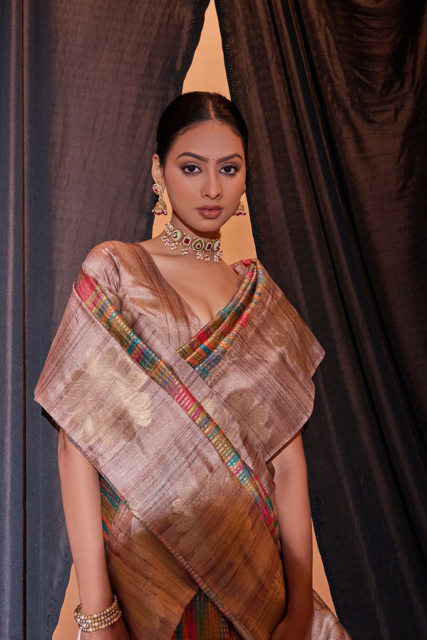 Vishnu Weaves Women's Pink Tussar Silk Zari Woven Saree with Blouse - Swadesiicart
