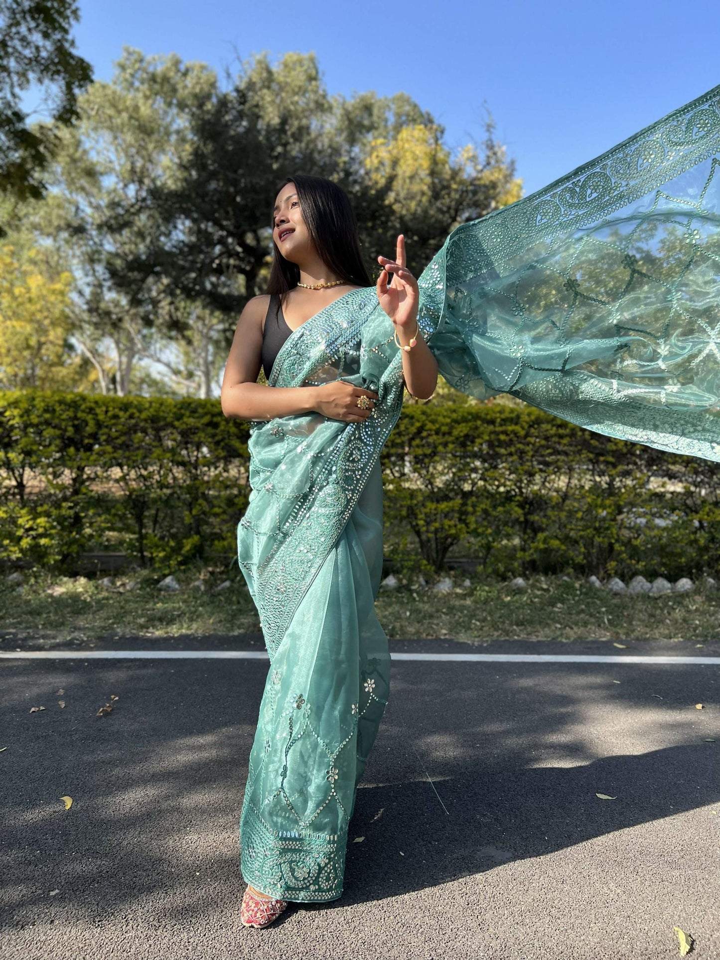Vamsee Naina Green Organza Saree - Swadesiicart