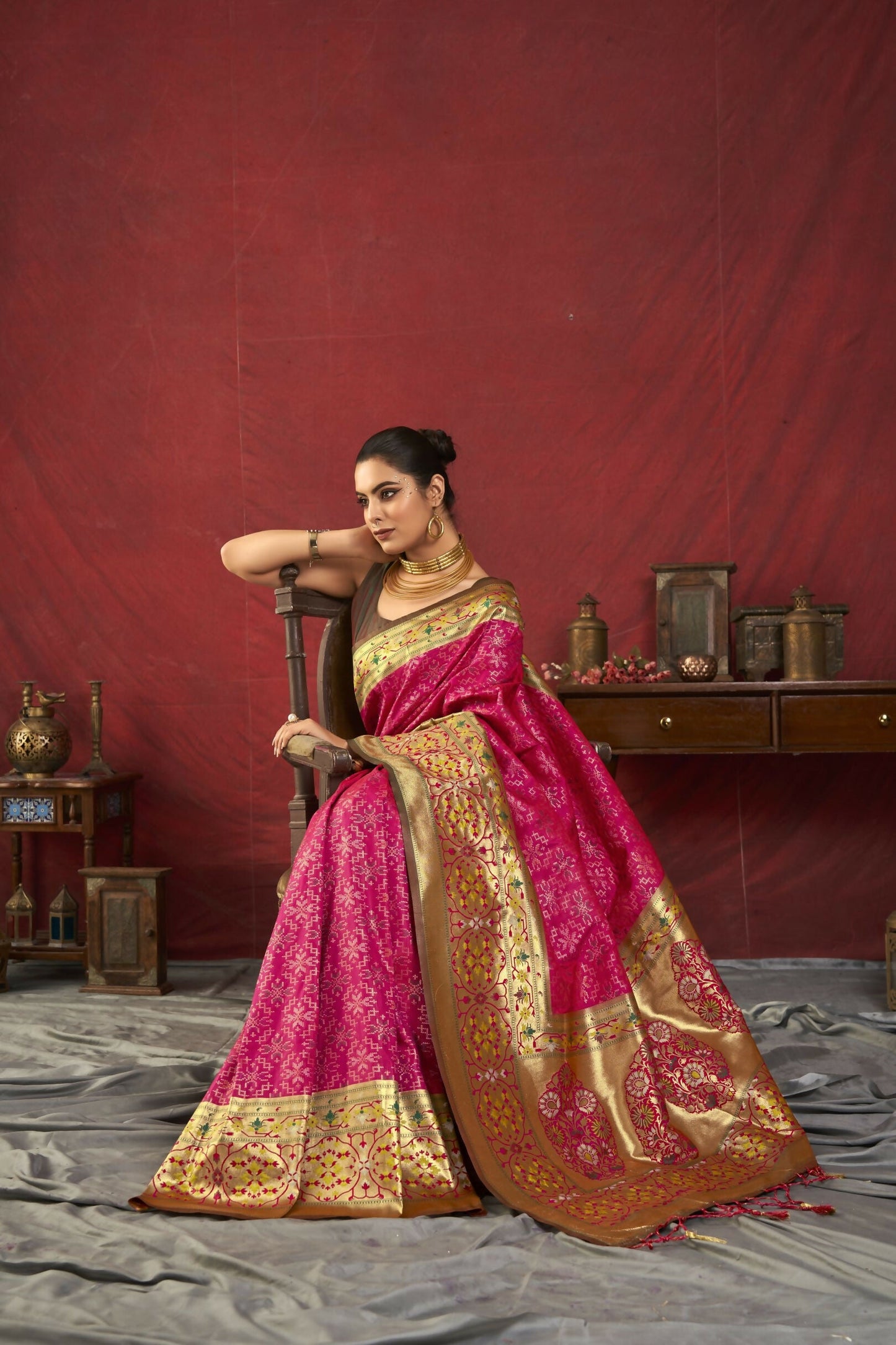 Vishnu Weaves Women's Pink Paithani Silk Saree with Blouse - Swadesiicart