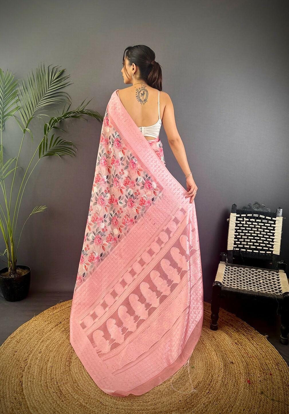 Joban Fashion Baby Pink Floral Motifs Banarasi Silk Sarees | Swadesiicart
