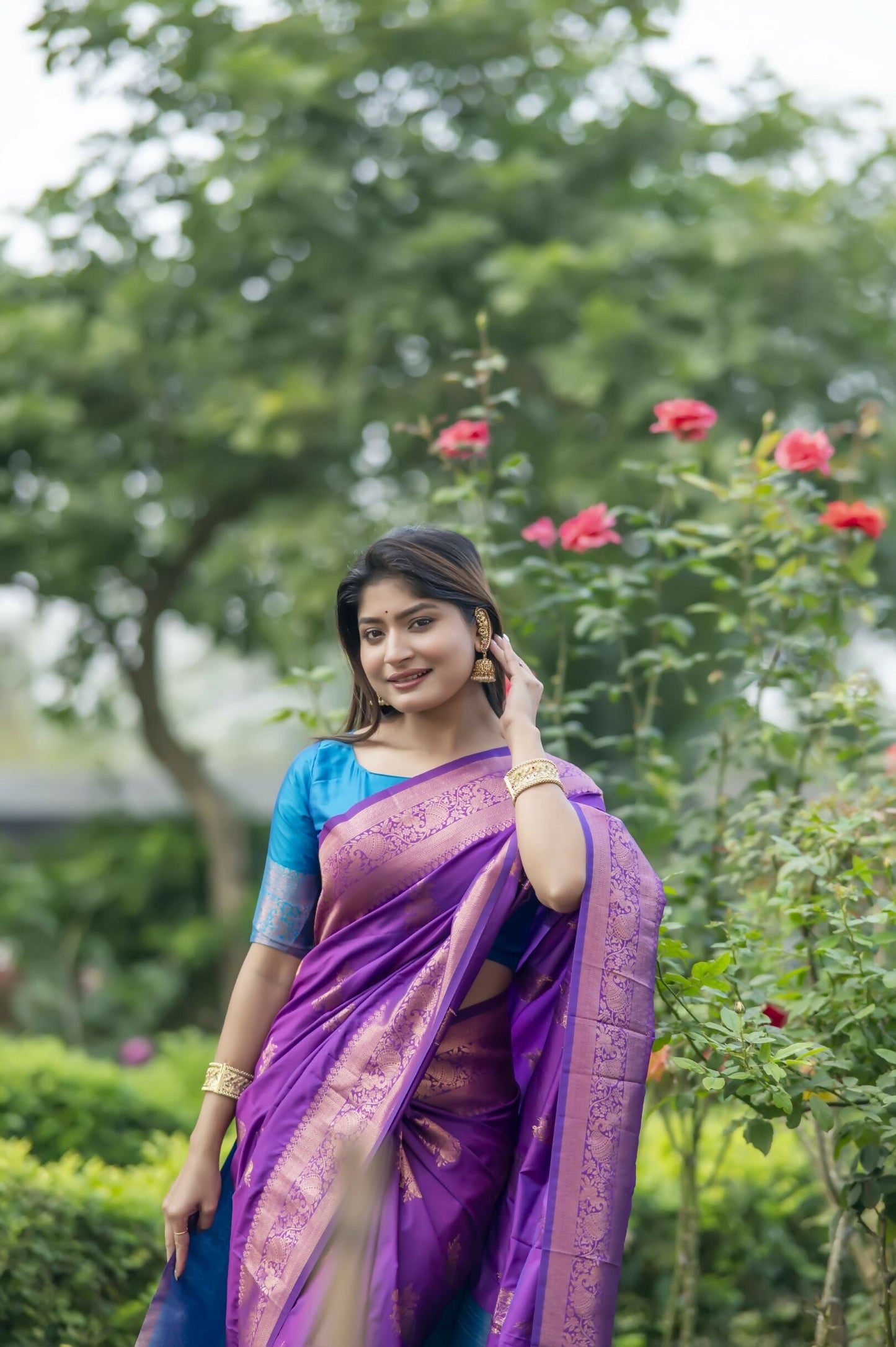 Vishnu Weaves Women's Purple Banarasi Silk Saree with Blouse - Swadesiicart