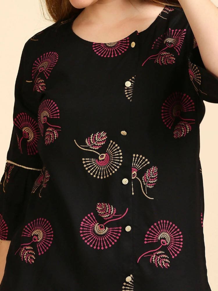 Anubhutee Black & Golden Printed Straight Kurti | Swadesiicart