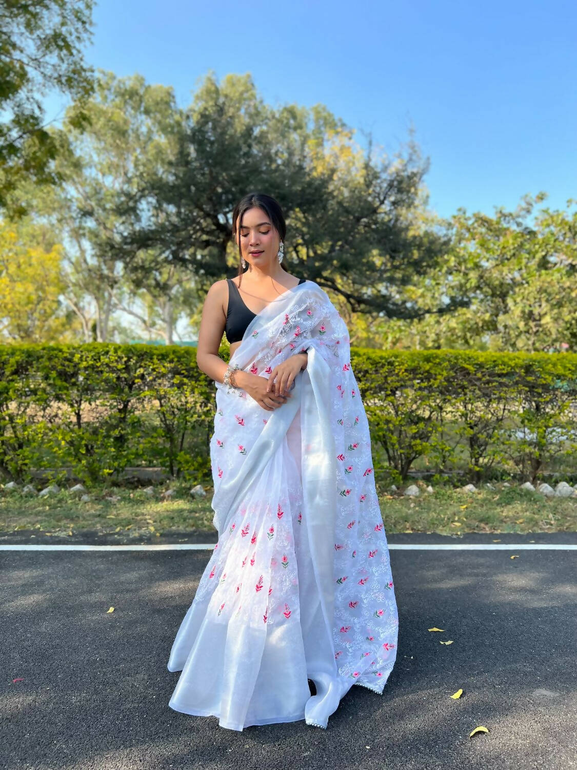 Vamsee White Organza Saree - Swadesiicart