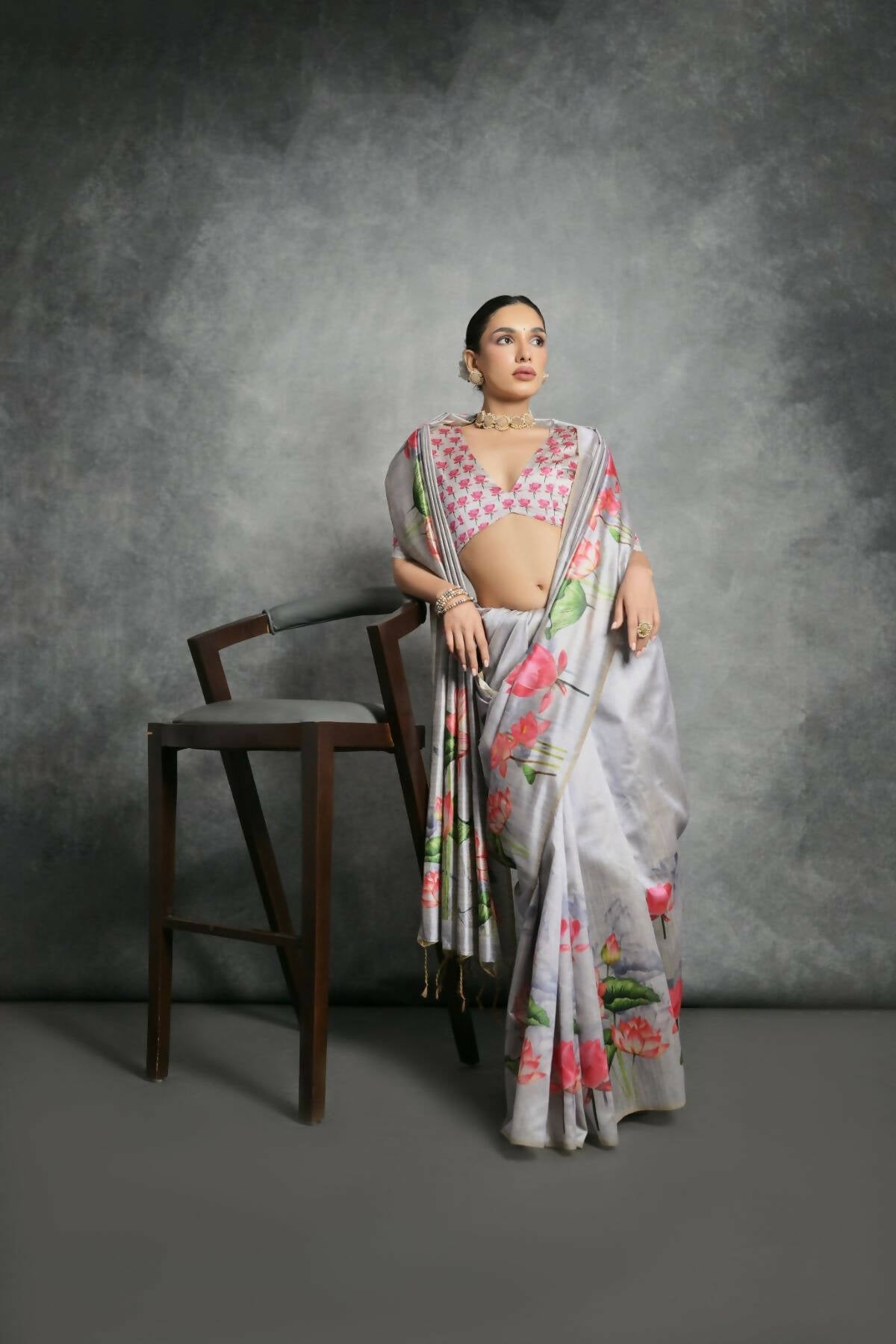 Vishnu Weaves Women's Grey Soft Tussar Silk Printed Saree with Blouse - Swadesiicart