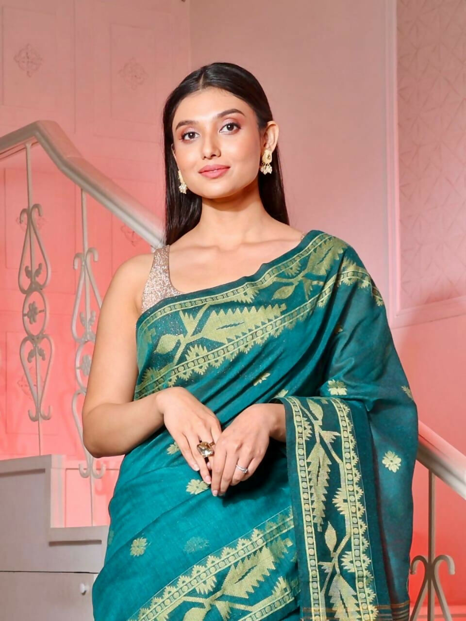 Exclusive Collection Beautiful Green Pure Cotton Woven Handloom Saree With Running Blouse Piece - Swadesiicart
