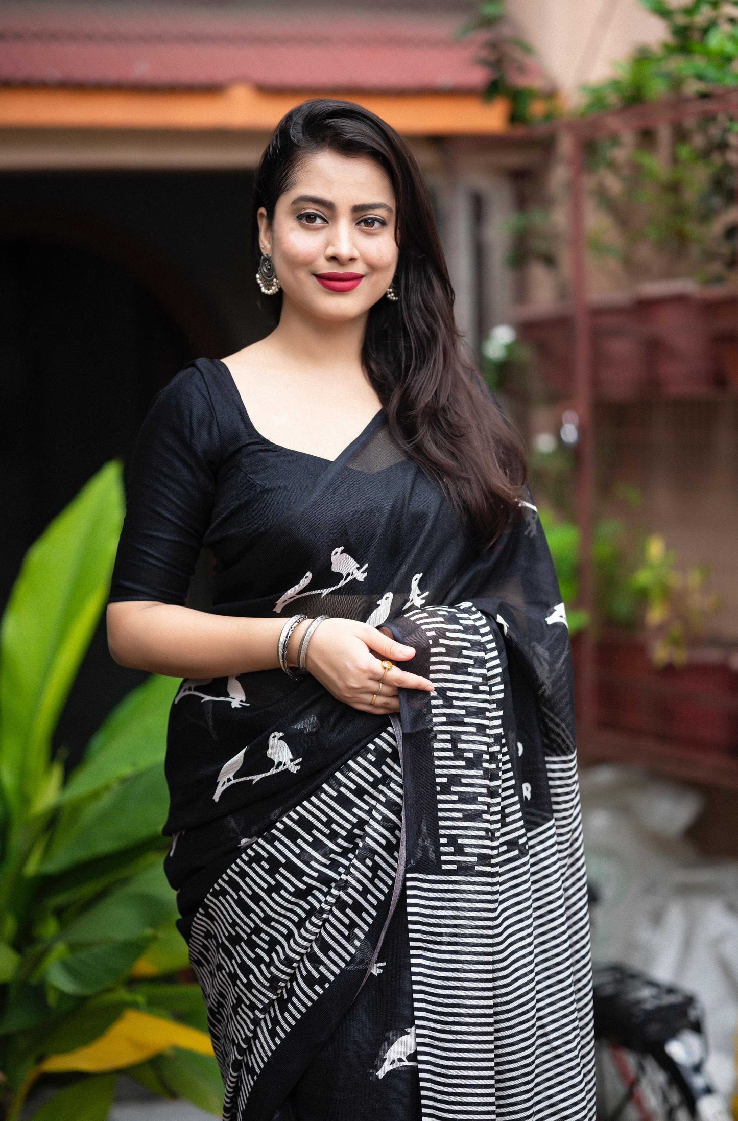 Black Silk Blend Ethnic Motifs Saree with Unstitched Blouse - Hiral Fashion | Swadesiicart