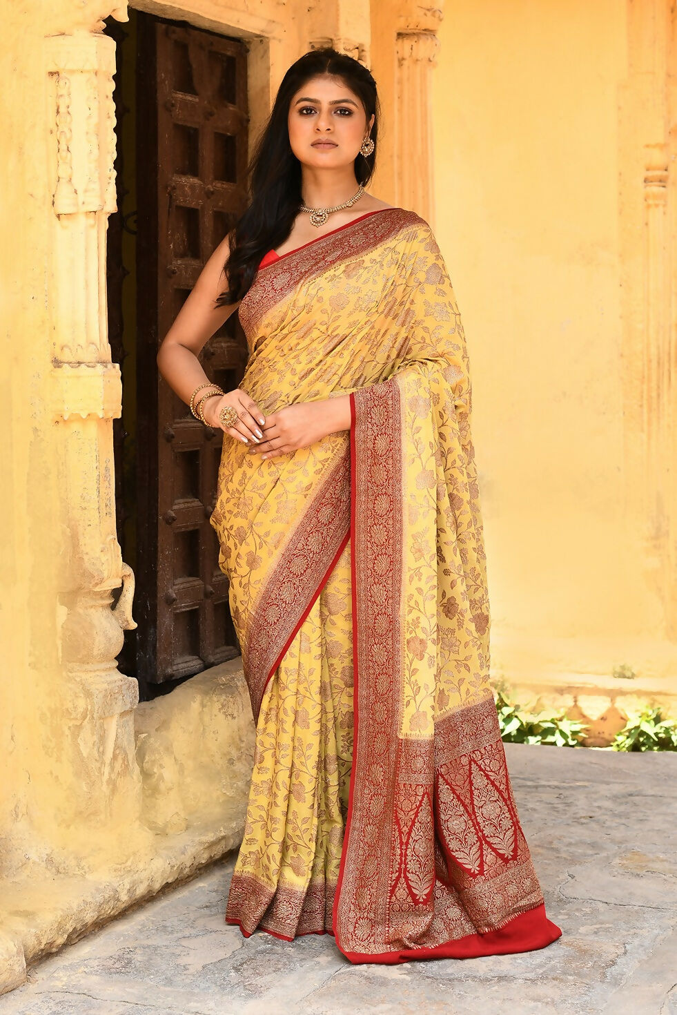Joban Fashion Yellow Crepe Chiffon Pure Handloom Banarasi Silk Saree | Swadesiicart