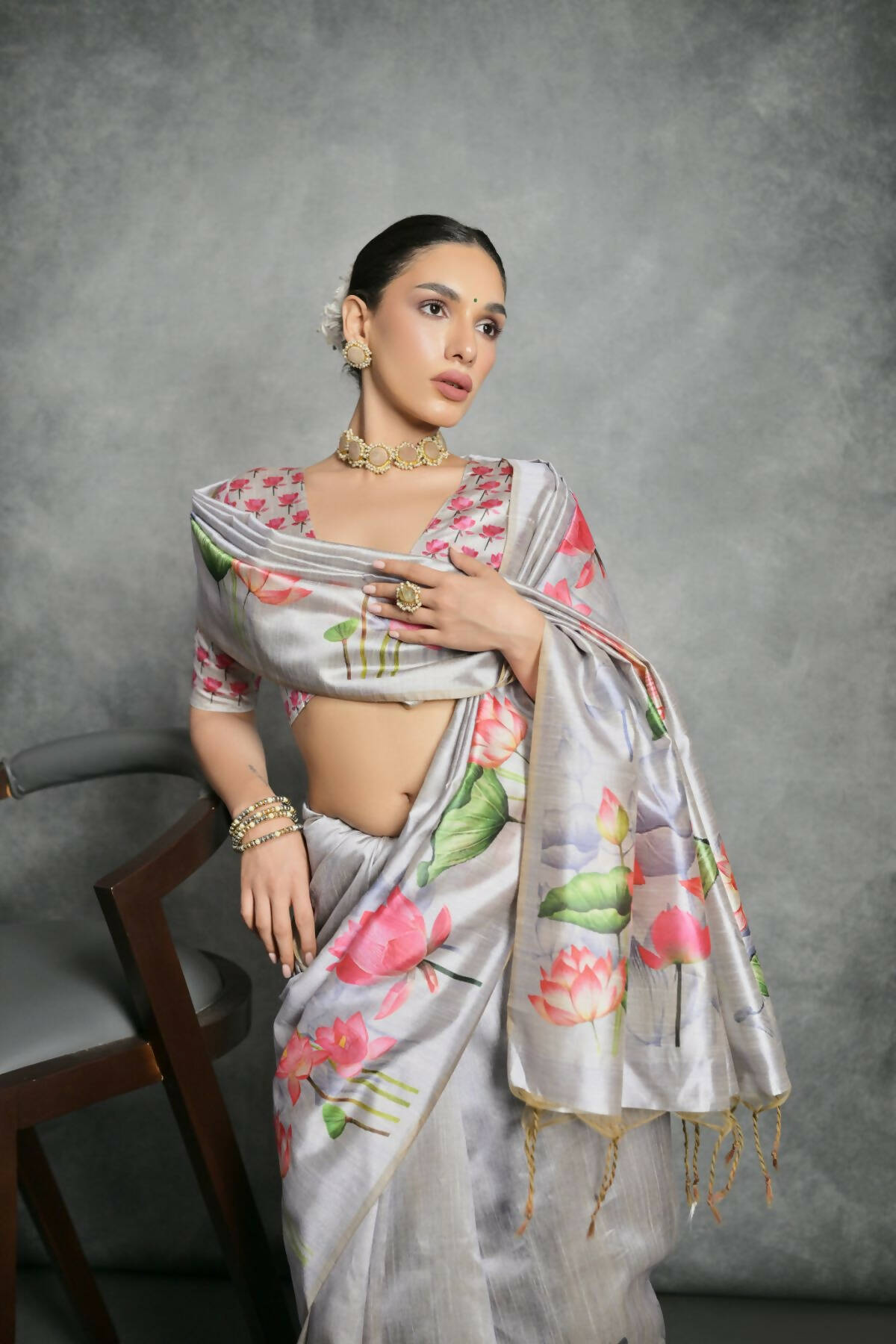 Vishnu Weaves Women's Grey Soft Tussar Silk Printed Saree with Blouse - Swadesiicart