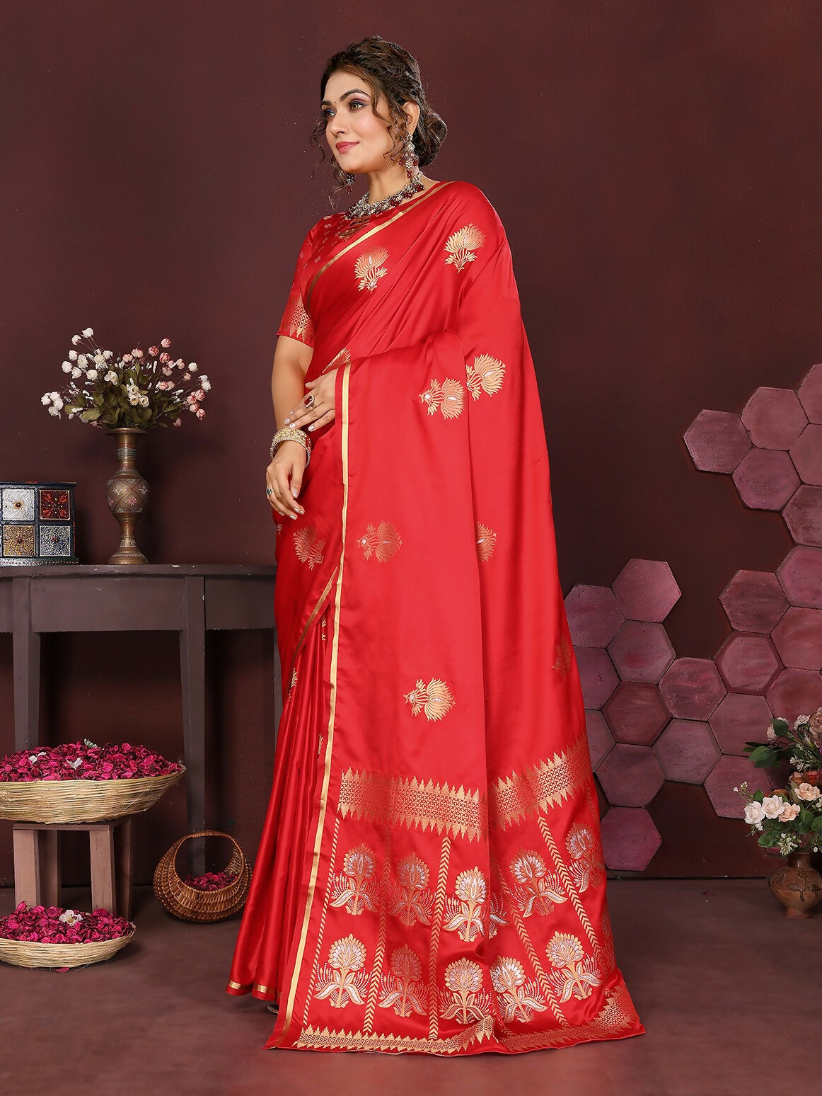Joban Fashion Red Floral Motifs Banarasi Silk Sarees | Swadesiicart