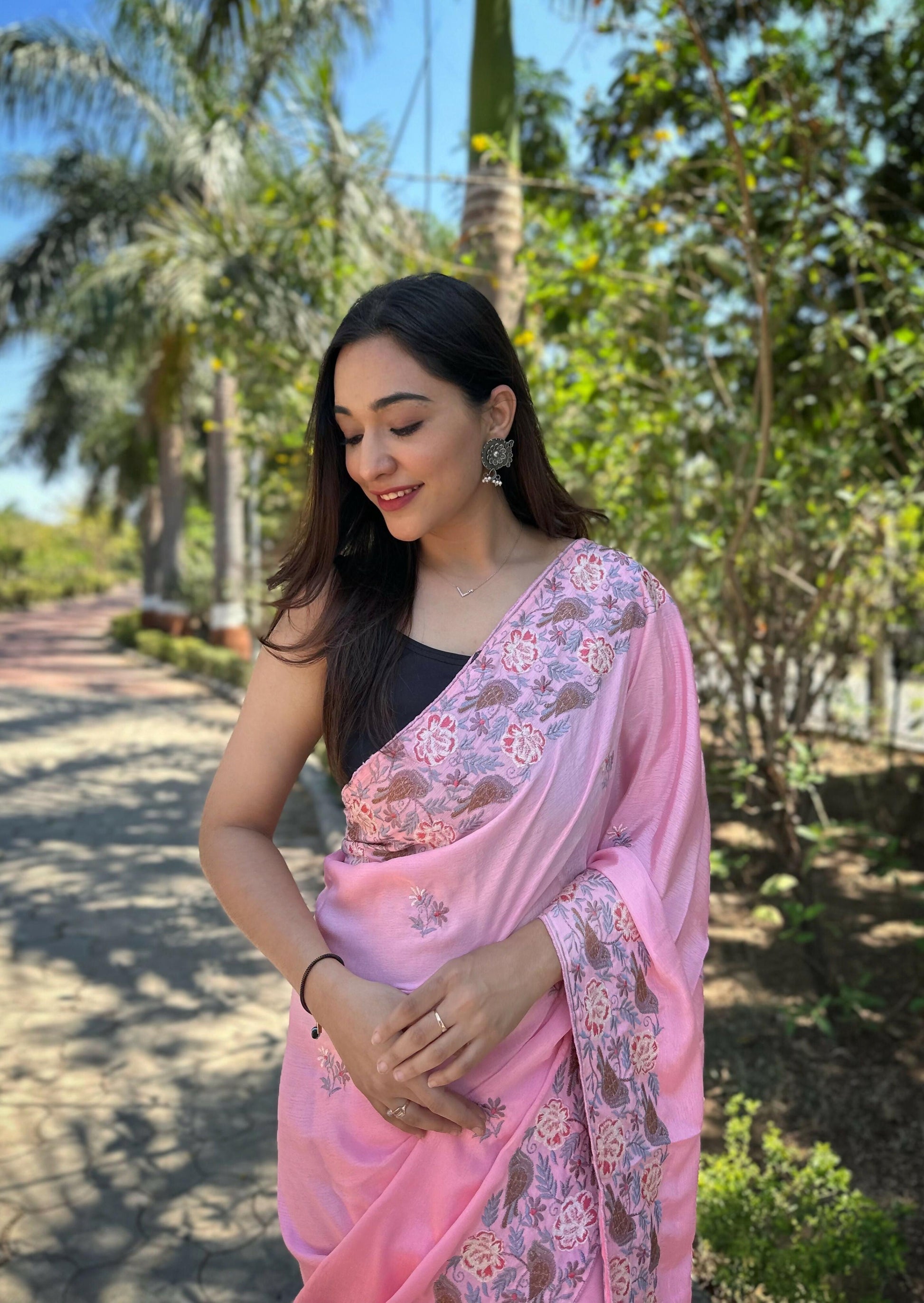 Vamsee Chinon Panchi Baby Pink Shimmer Saree - Swadesiicart
