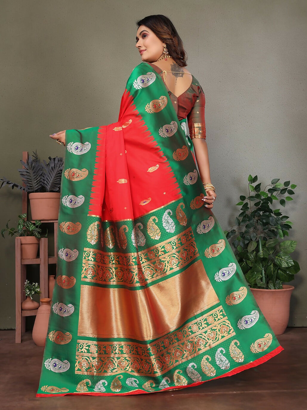 Joban Fashion Banarasi Red Butti Soft Silk Saree | Swadesiicart