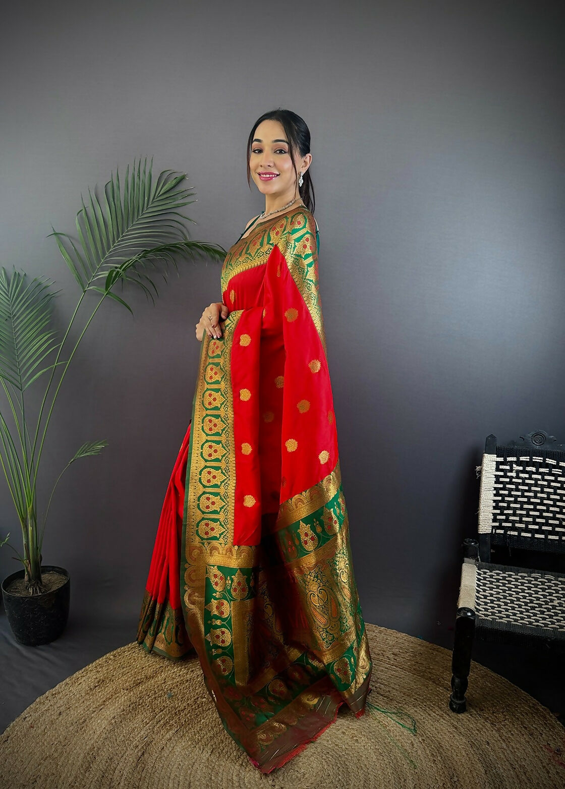 Joban Fashion Green Butti Banarasi Silk Sarees | Swadesiicart