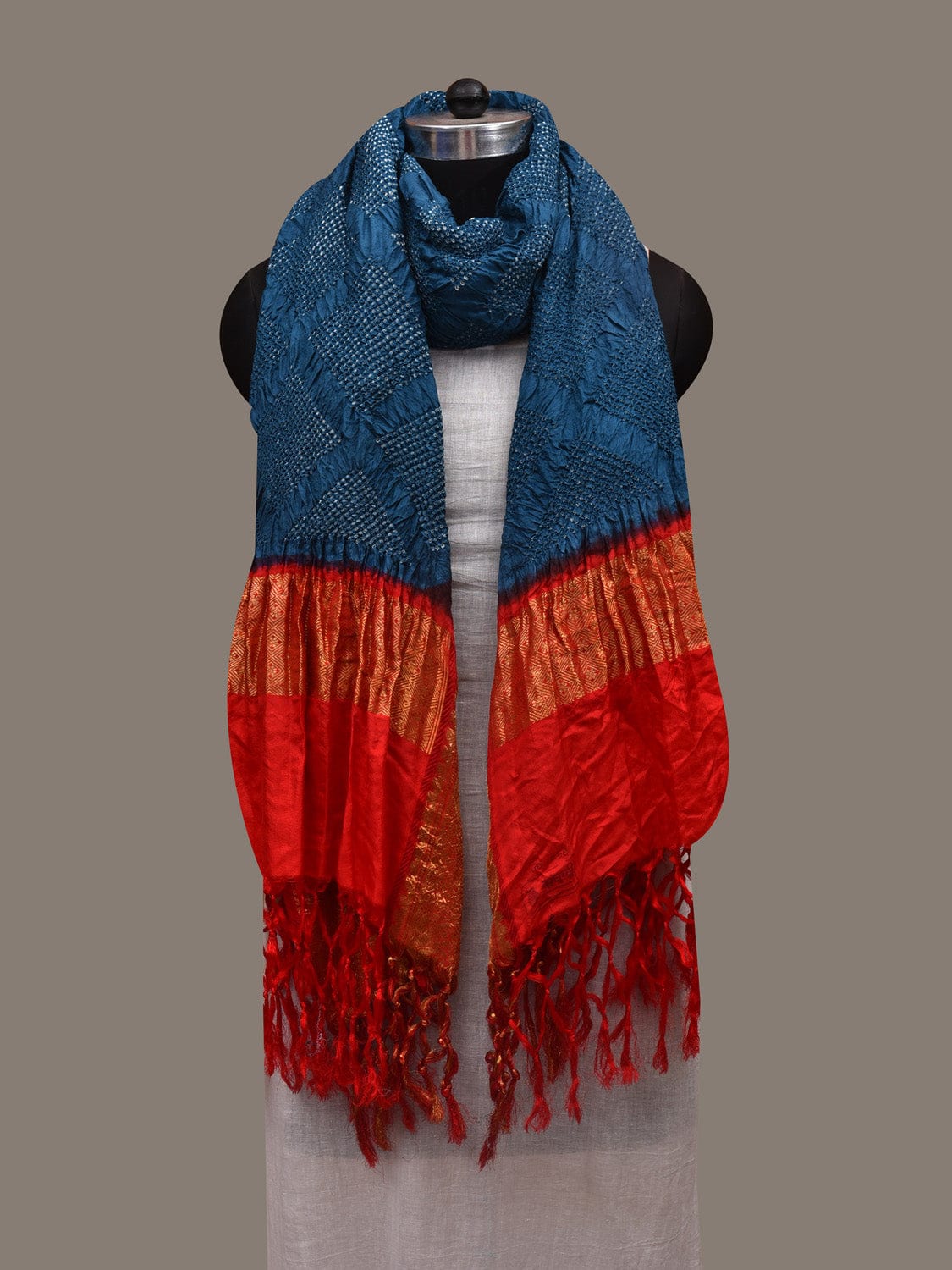 Teal and Red Bandhani Kanchipuram Silk Handloom Dupatta with Border Design - Global Threads | Swadesiicart