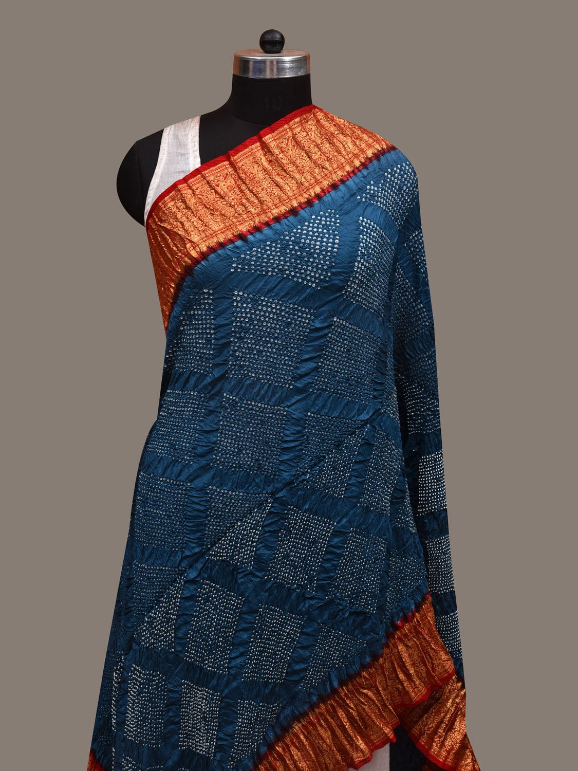 Teal and Red Bandhani Kanchipuram Silk Handloom Dupatta with Border Design - Global Threads | Swadesiicart