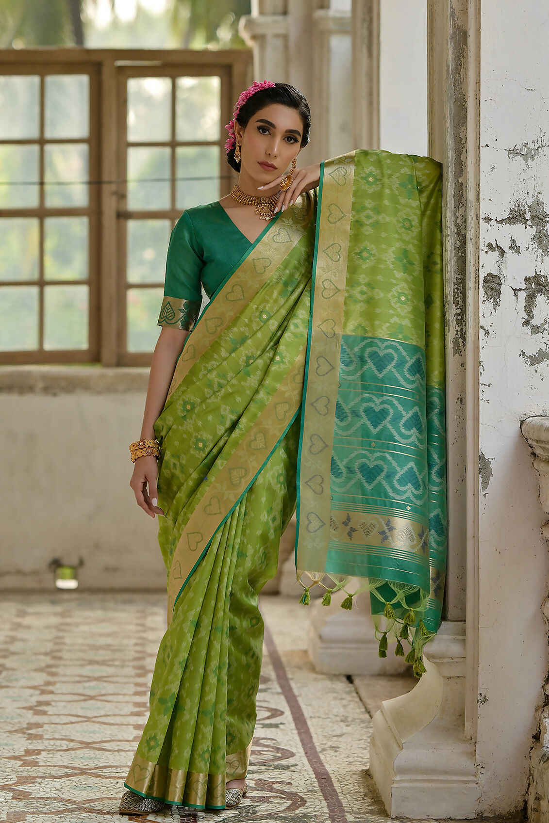 Vishnu Weaves Women's Pista Raw Silk Thread Ikkat Woven Saree with Blouse - Swadesiicart