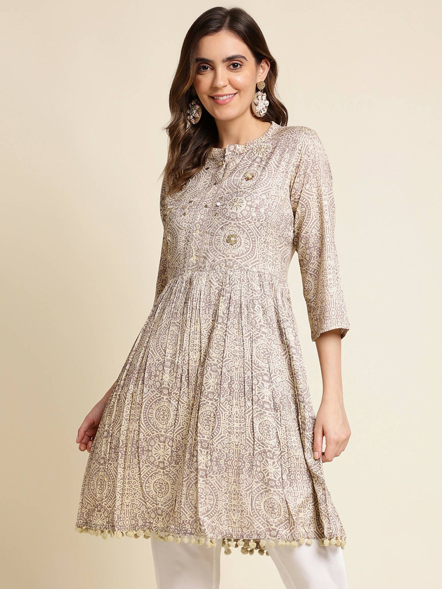Grey Chiffon Paisley Printed Top - Himanshi - Swadesiicart