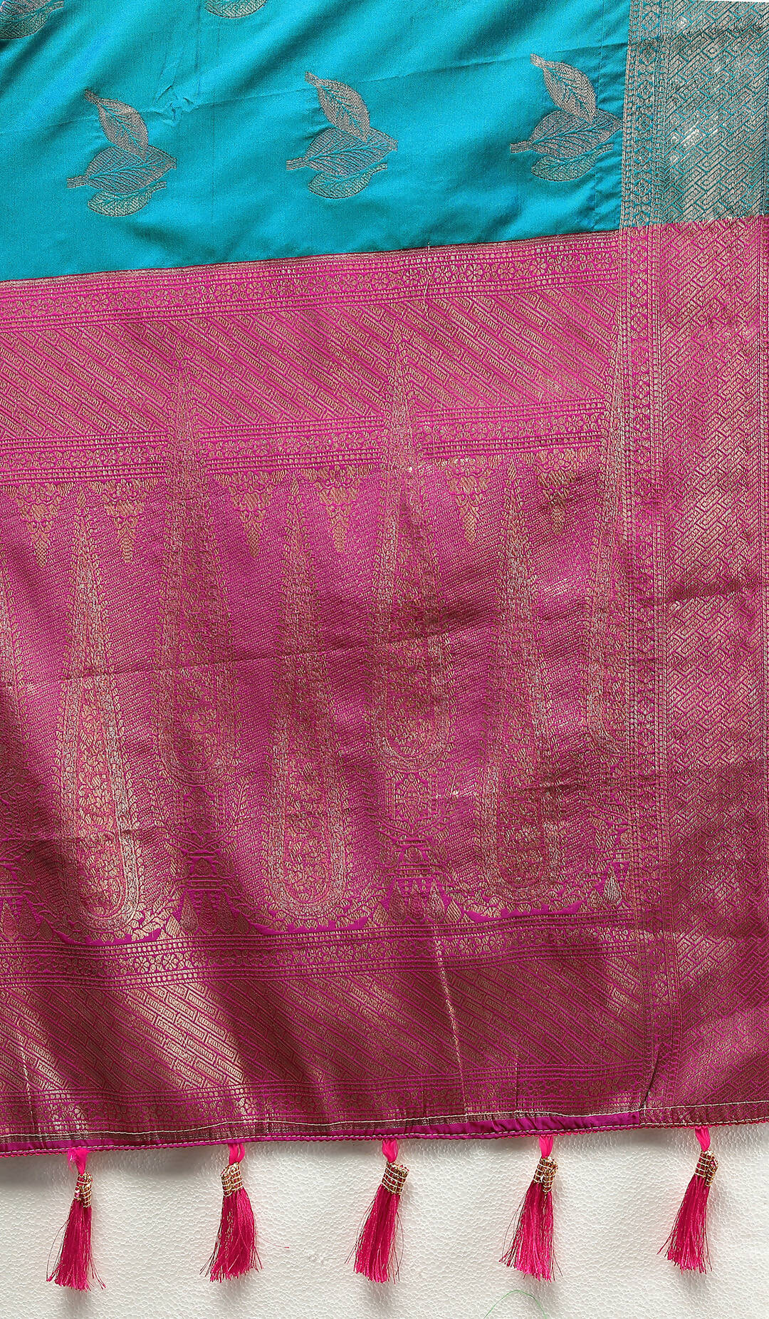 Lorenvalley Fashion Rama Soft Silk Woven Design Zari Weaving Saree - Swadesiicart