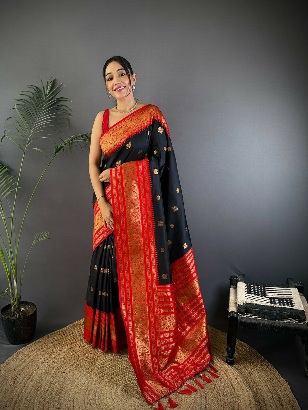 Joban Fashion Banarasi Black Woven Soft Silk Saree | Swadesiicart