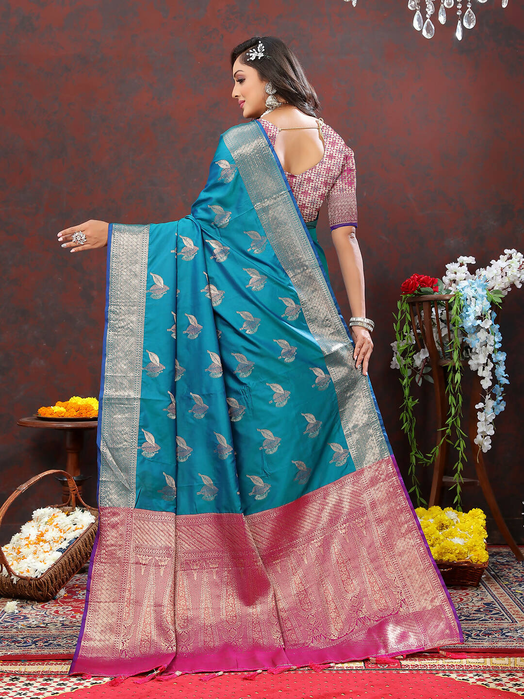 Lorenvalley Fashion Rama Soft Silk Woven Design Zari Weaving Saree - Swadesiicart