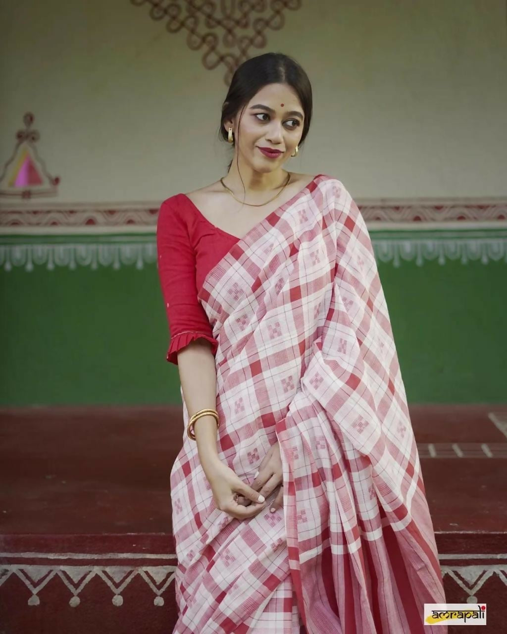 Exclusive Collection Beautiful Check Red Pure Cotton Woven Handloom Saree With Running Blouse Piece - Swadesiicart