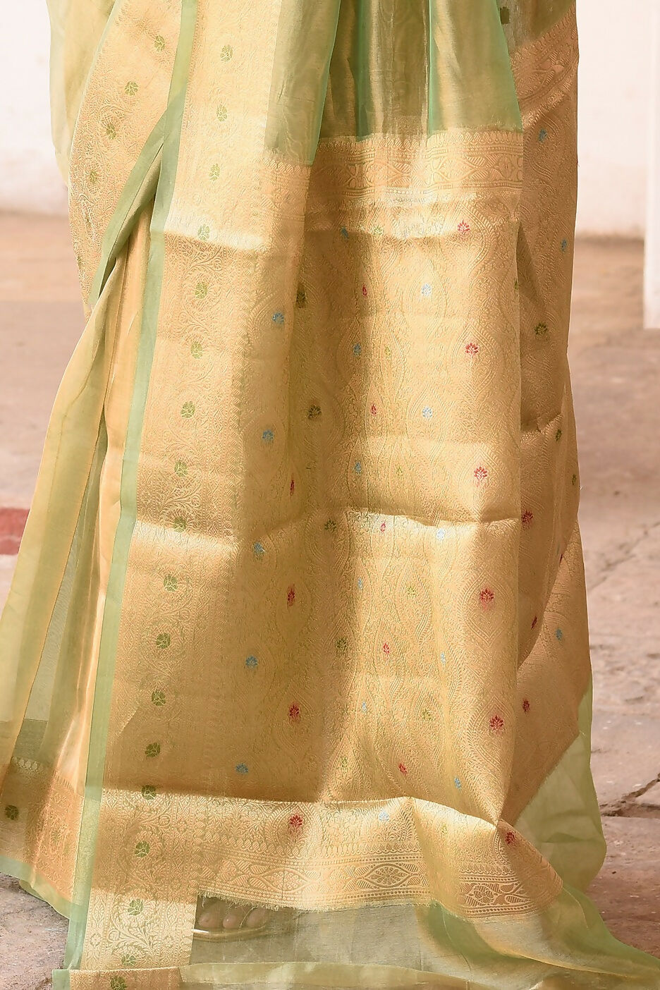 Joban Fashion Green Pure Banarasi Tissue Saree | Swadesiicart