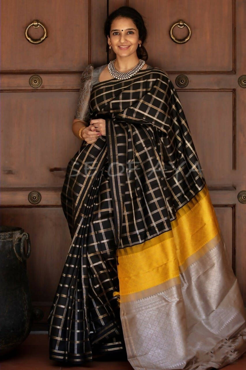 DEIANA'S Beautiful Designer Golden zari Soft Lichi Silk Saree - Black - Swadesiicart