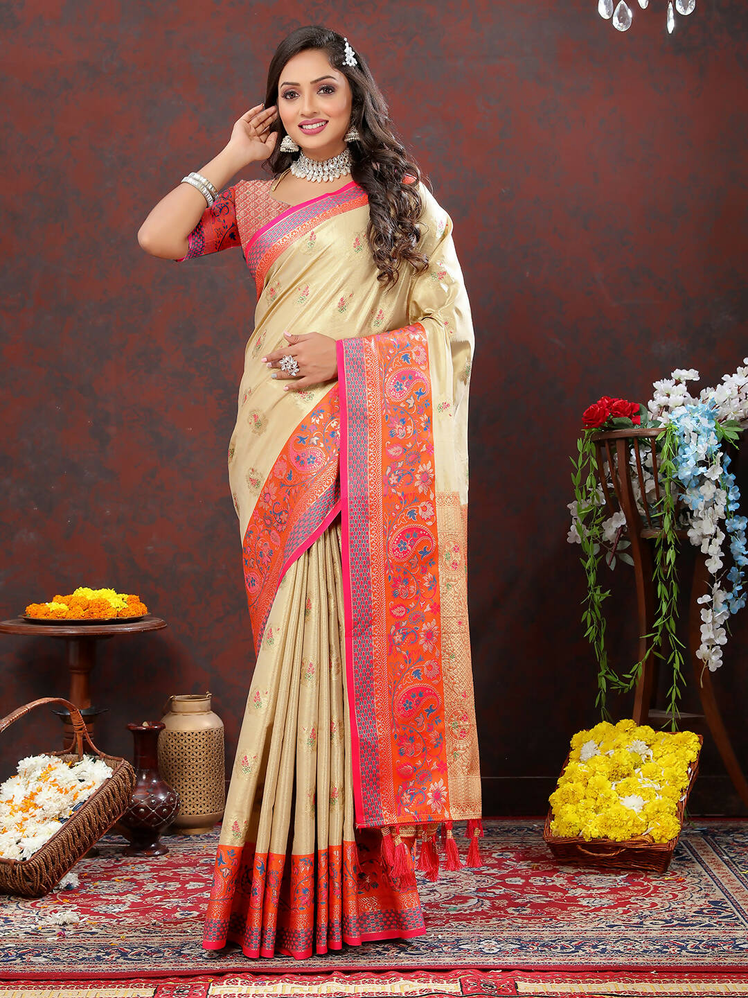 Lorenvalley Fashion Cream Kanjivaram Silk Woven Design with Zari Weaving Saree - Swadesiicart