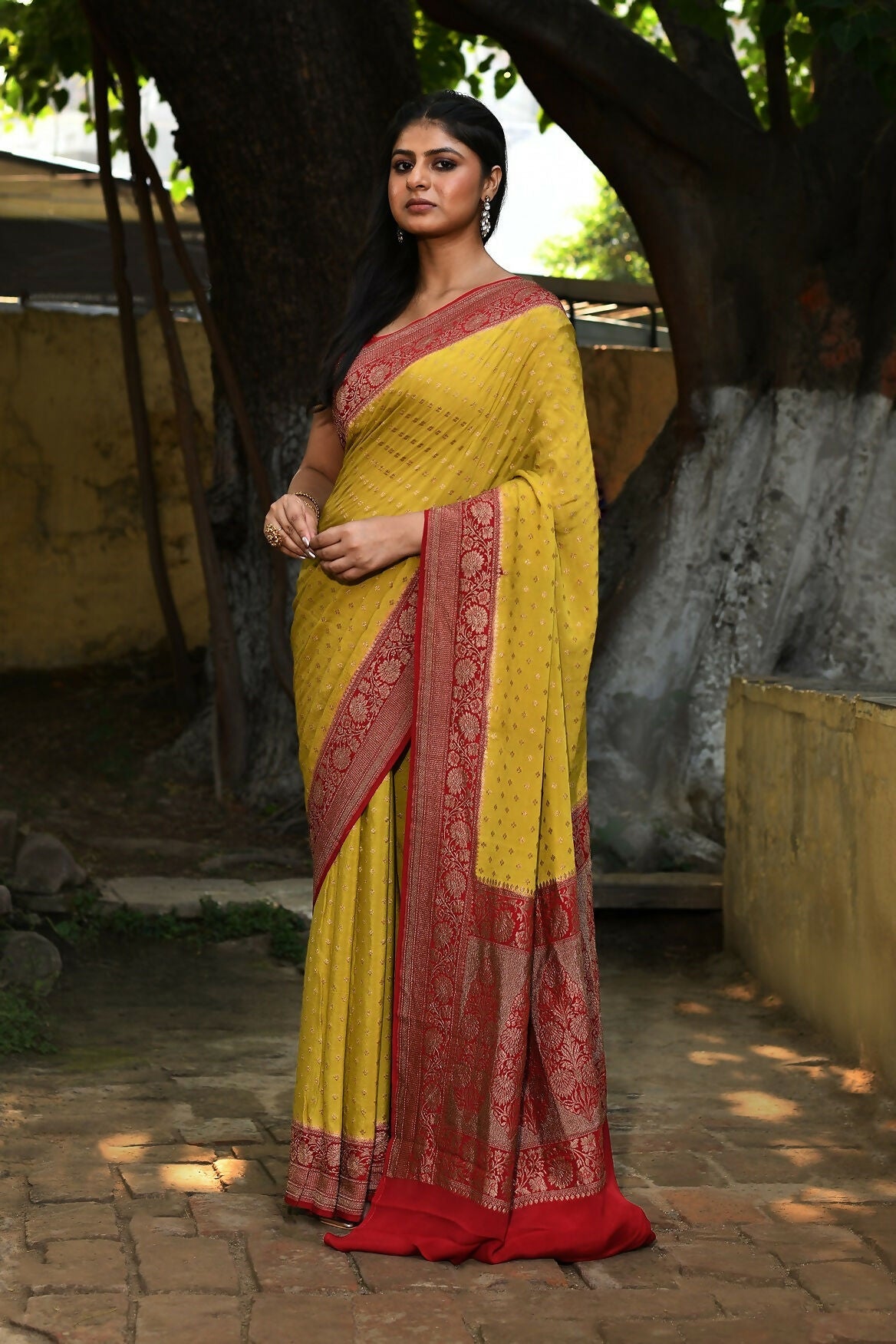 Joban Fashion Yellow Crepe Chiffon Pure Handloom Banarasi Silk Saree | Swadesiicart