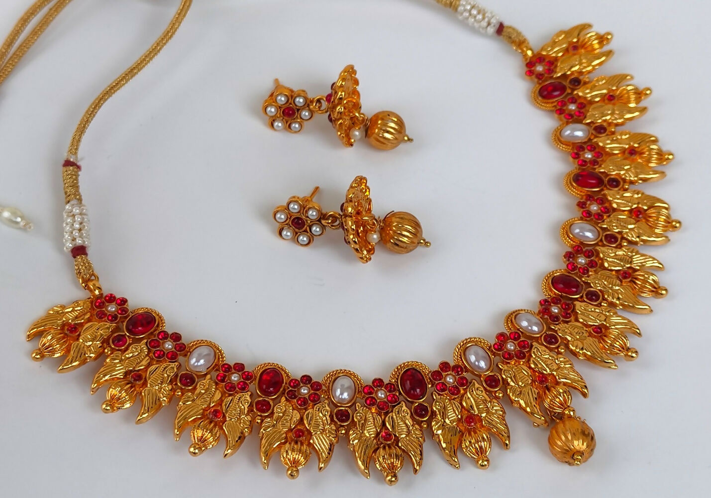 Kemp Peacock Pink & White Necklace Set - Swadesiicart