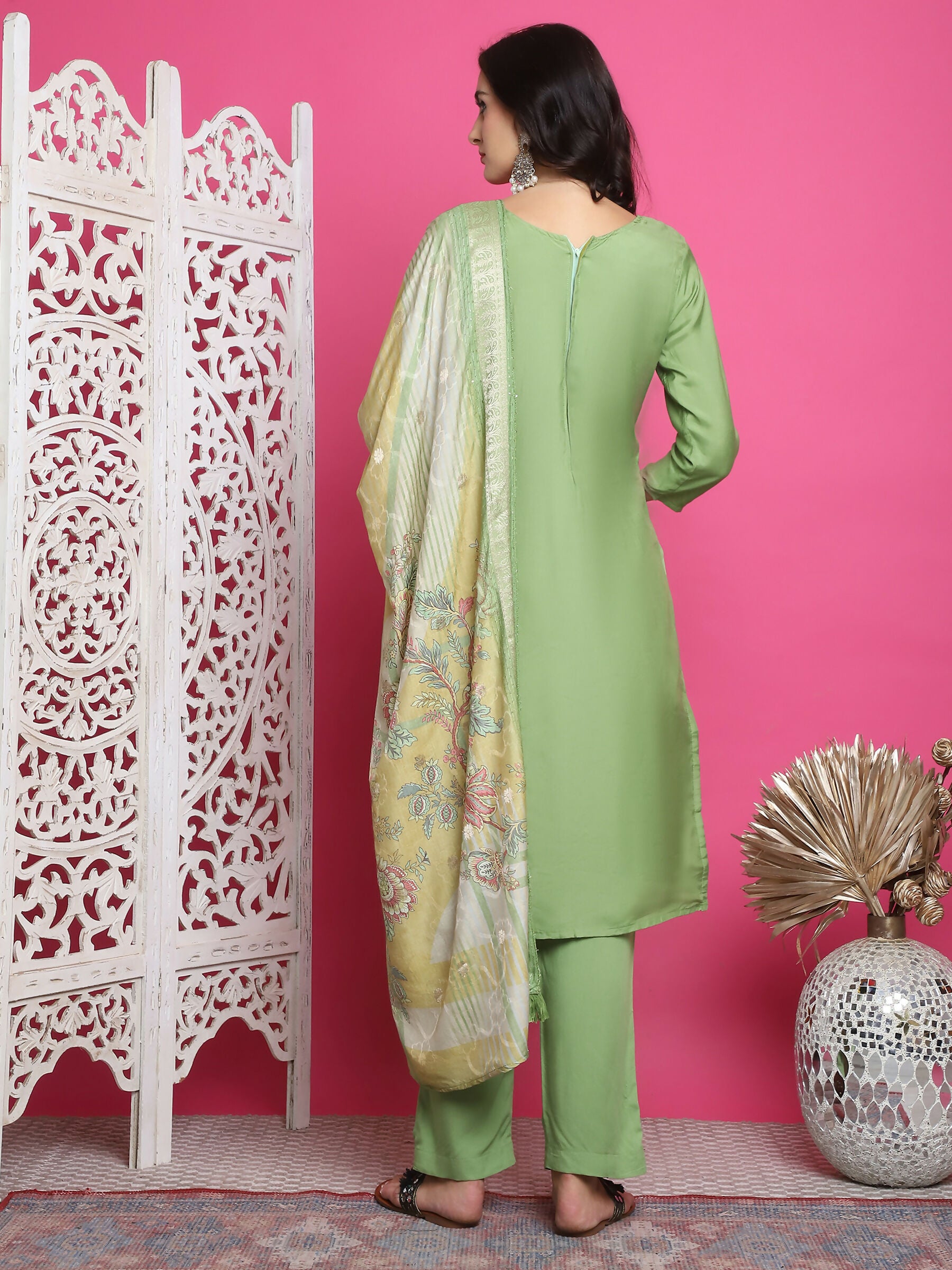 Jyoti Fashion Women's Green Muslin Floral Resham Embroidery Kurta with Trouser & Dupatta | Swadesiicart