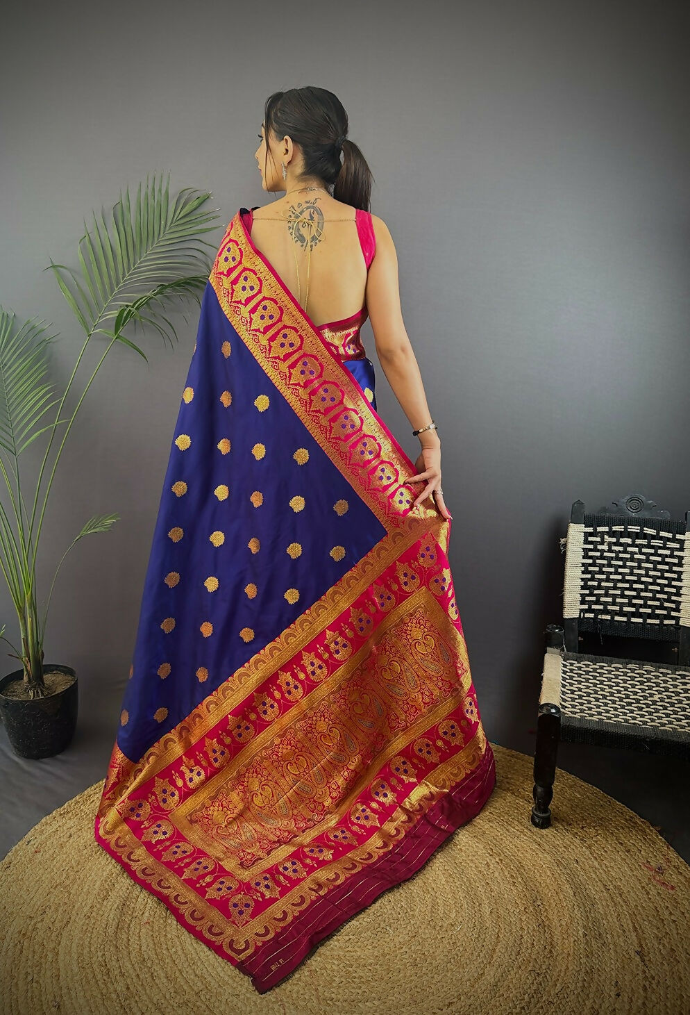 Joban Fashion Red Butti Banarasi Silk Sarees | Swadesiicart
