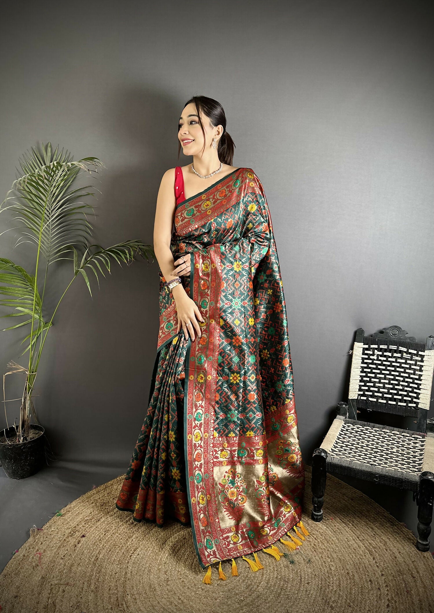 Joban Fashion Dark Green Banarasi Soft Silk Woven Saree | Swadesiicart