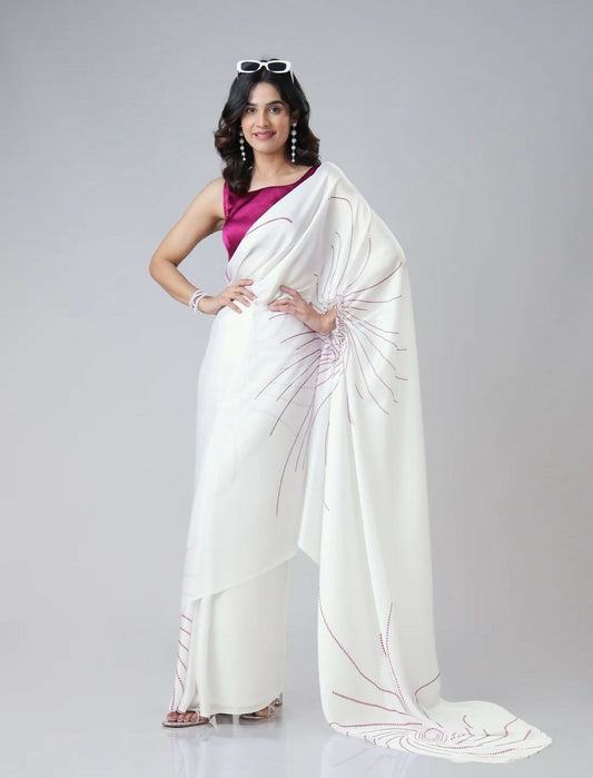 Vastranavya White Retro Wavy Polka Stripes Freehand Ready to Wear Saree | Swadesiicart