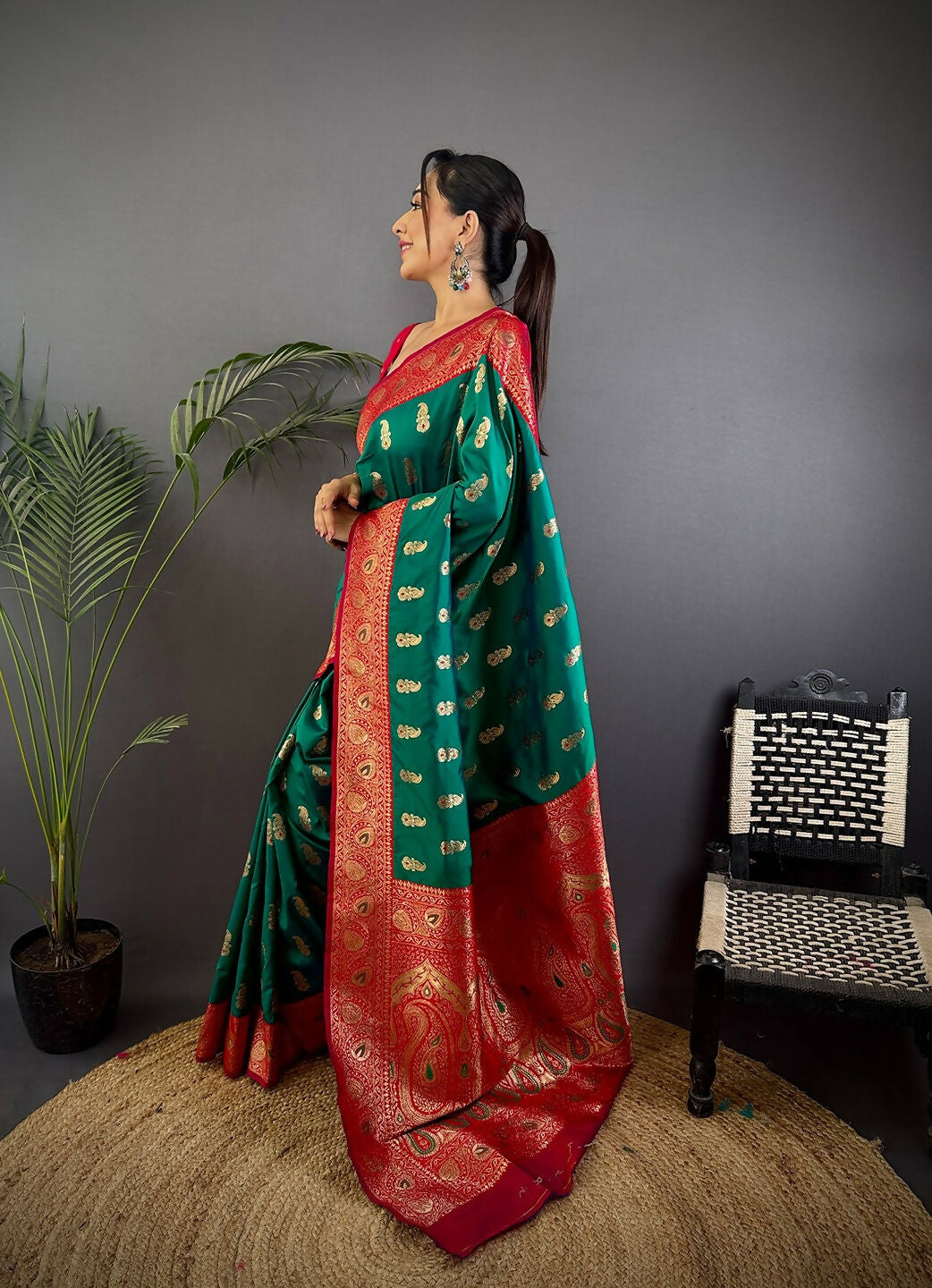 Joban Fashion Banarasi Rama Green Woven Butti Soft Silk Saree | Swadesiicart