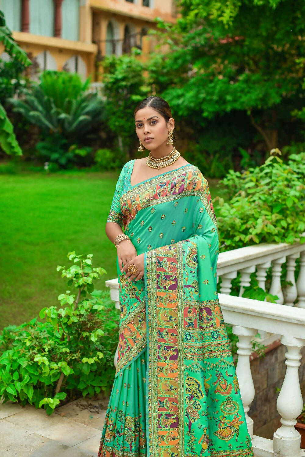 Vishnu Weaves Women's Green Banarasi Silk Kashmiri Woven Saree with Blouse - Swadesiicart