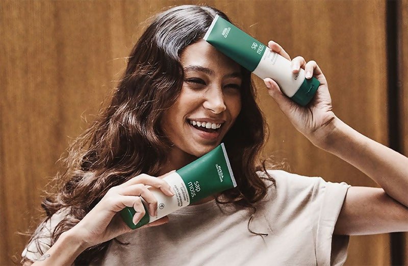 Aveda Sap Moss Weightless Hydration Conditioner | Swadesiicart