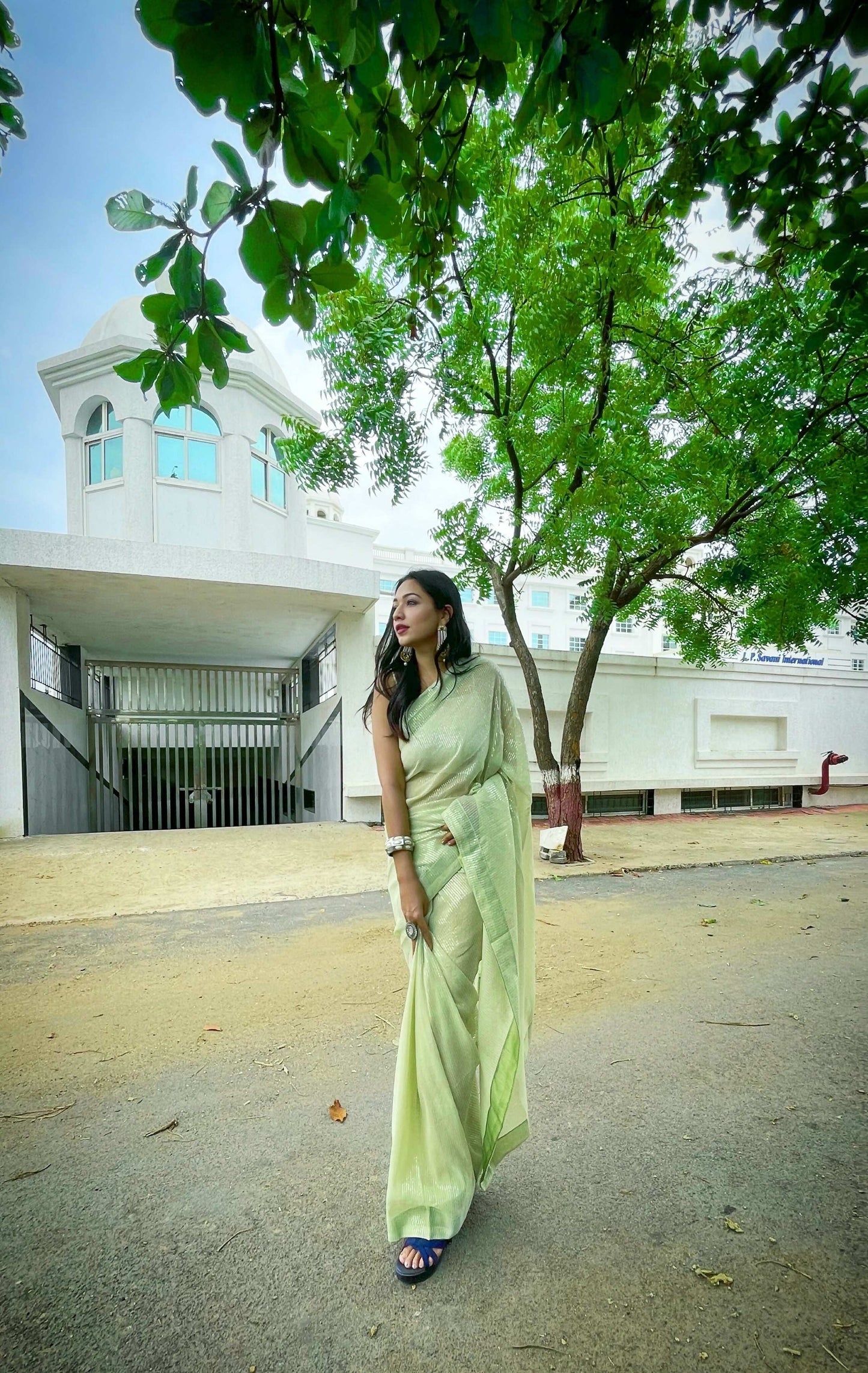 Vamsee Solid Color Sea Green Georgette Saree - Swadesiicart
