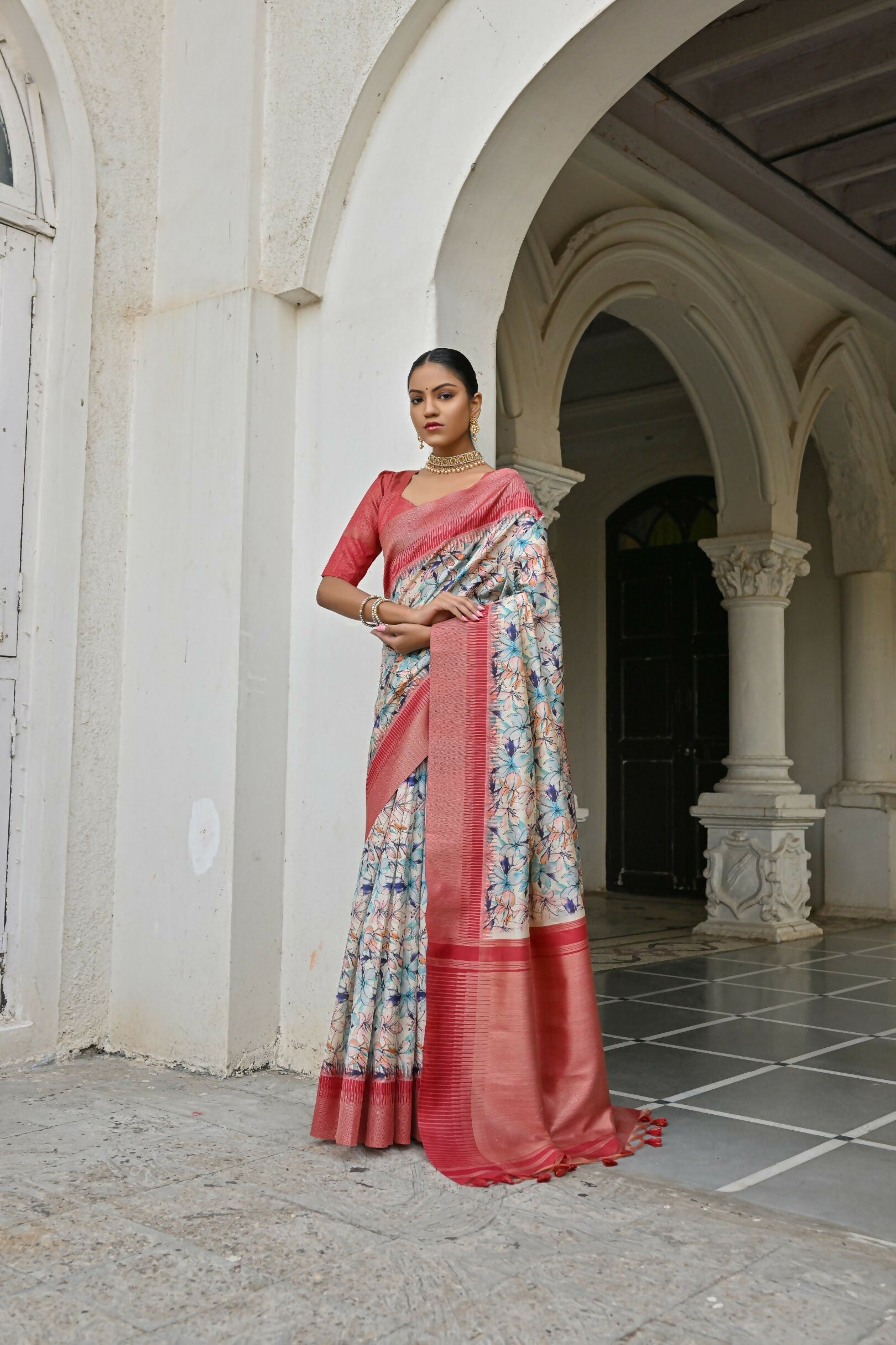 Vishnu Weaves Women's Blue Banarasi Silk Saree with Blouse - Swadesiicart