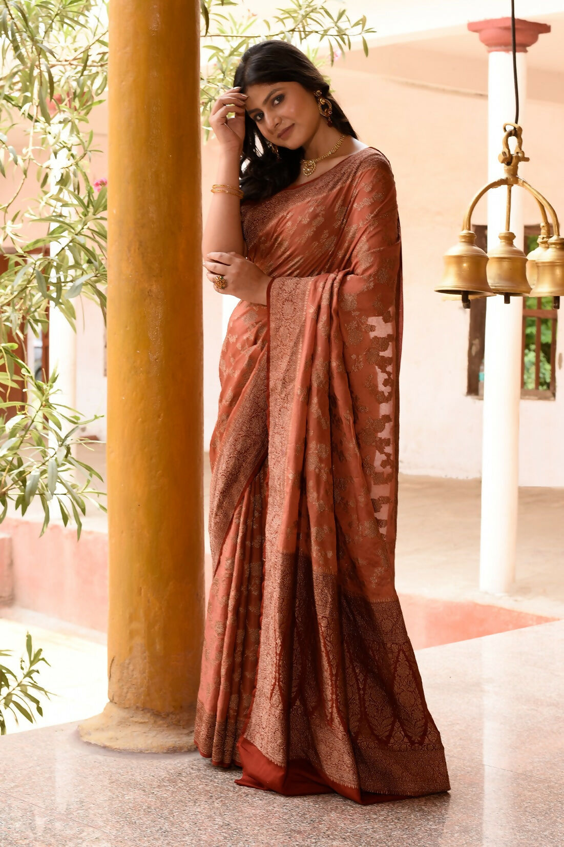 Joban Fashion Amber Crepe Chiffon Pure Handloom Banarasi Silk Saree | Swadesiicart