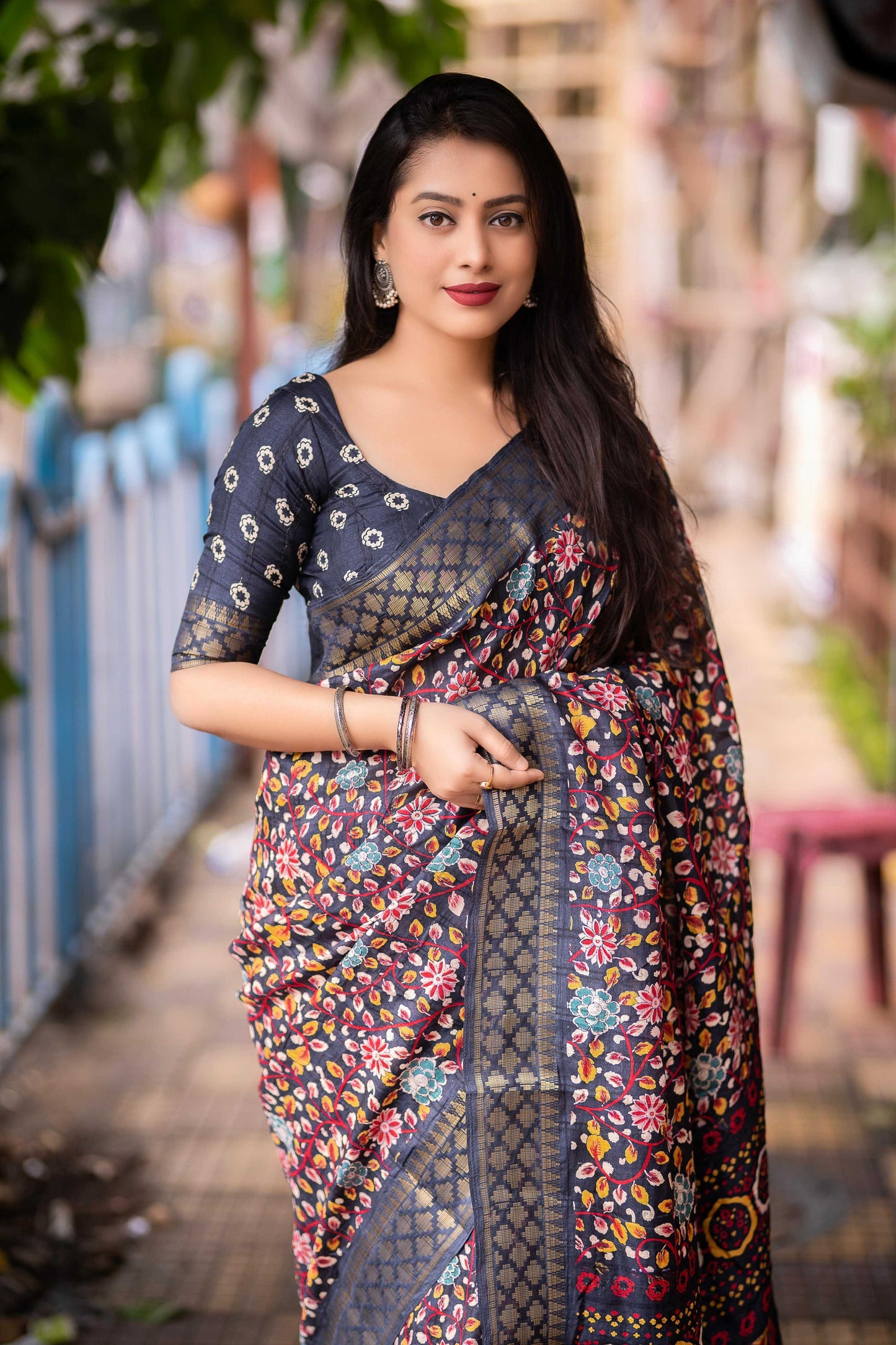 Grey Slub Silk Printed Saree with Unstitched Blouse - Hiral Fashion | Swadesiicart