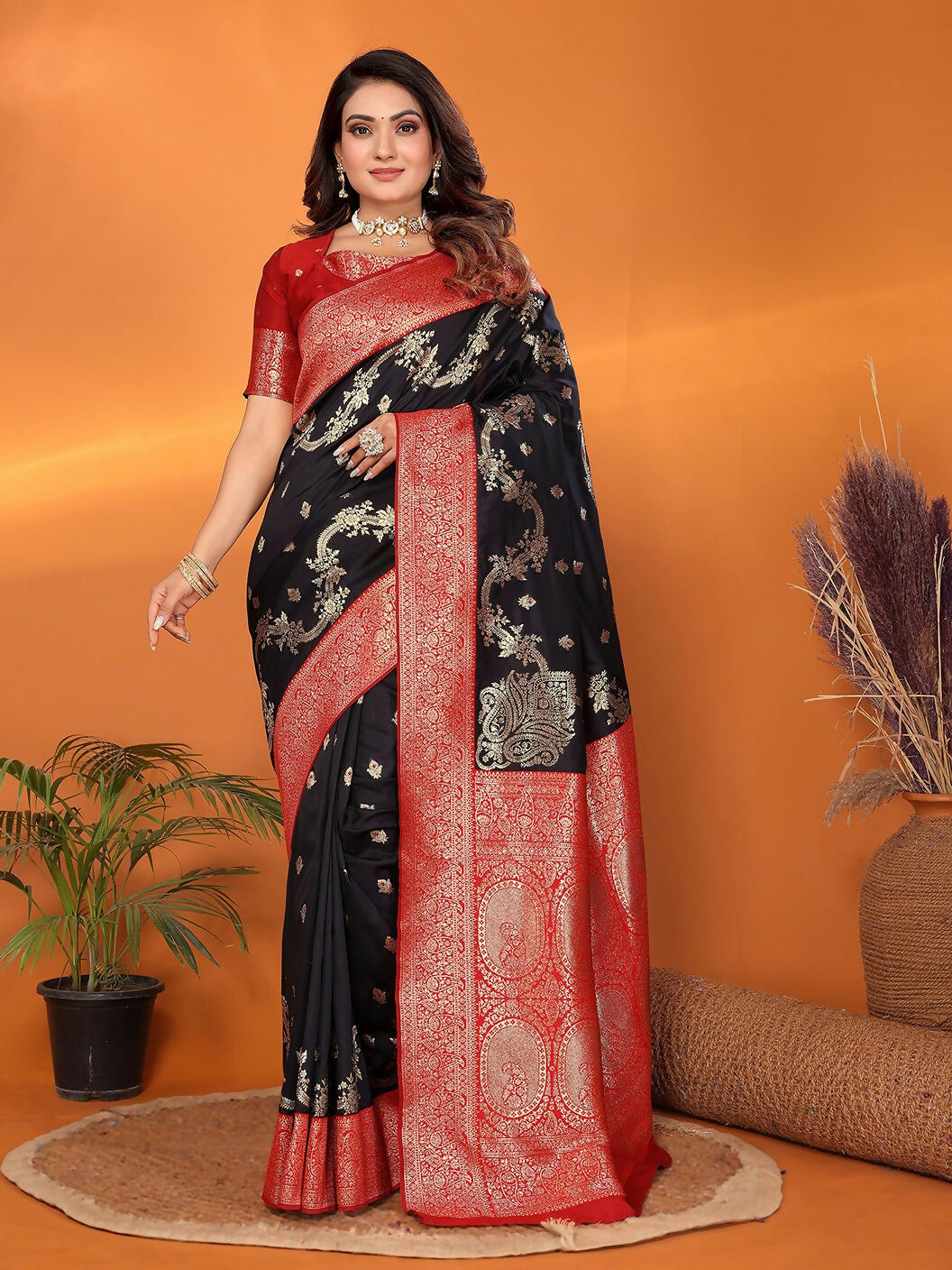 Joban Fashion Banarasi Black Woven Soft Silk Saree | Swadesiicart