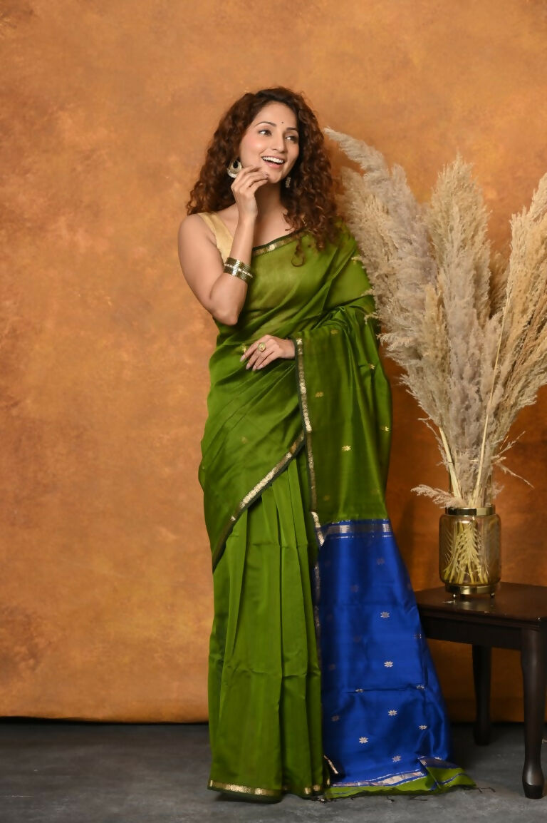 Very Much Indian Handloom Pure Cotton Silk Saree With Sleek Golden Border - Green | Swadesiicart