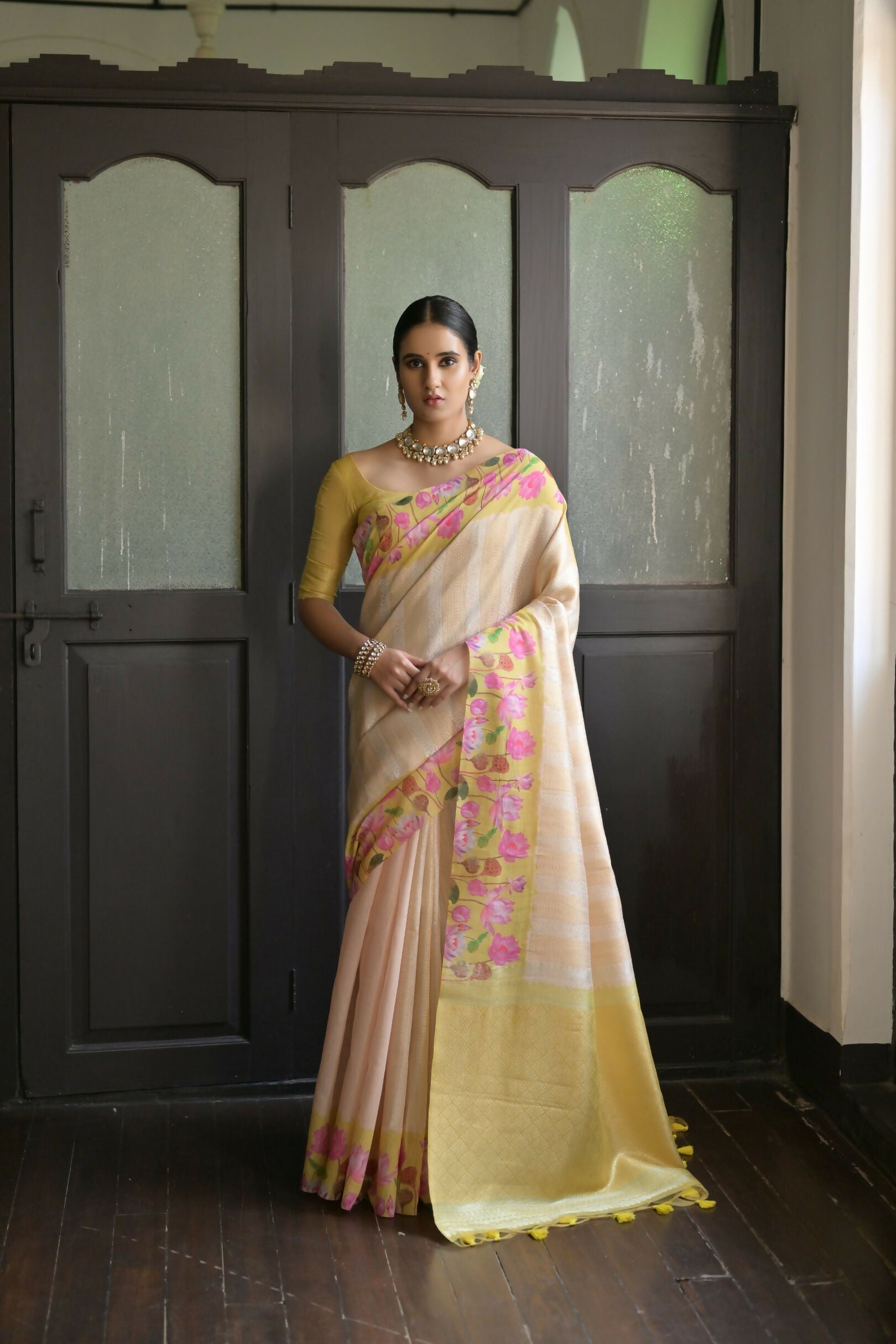Vishnu Weaves Women's Yellow Banarasi Silk Saree with Blouse - Swadesiicart