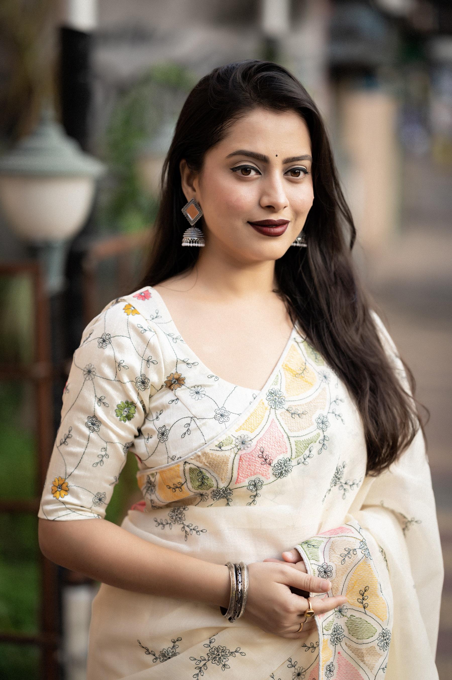 Cream Pure Linen Ethnic Motifs Saree with Unstitched Blouse - Hiral Fashion | Swadesiicart