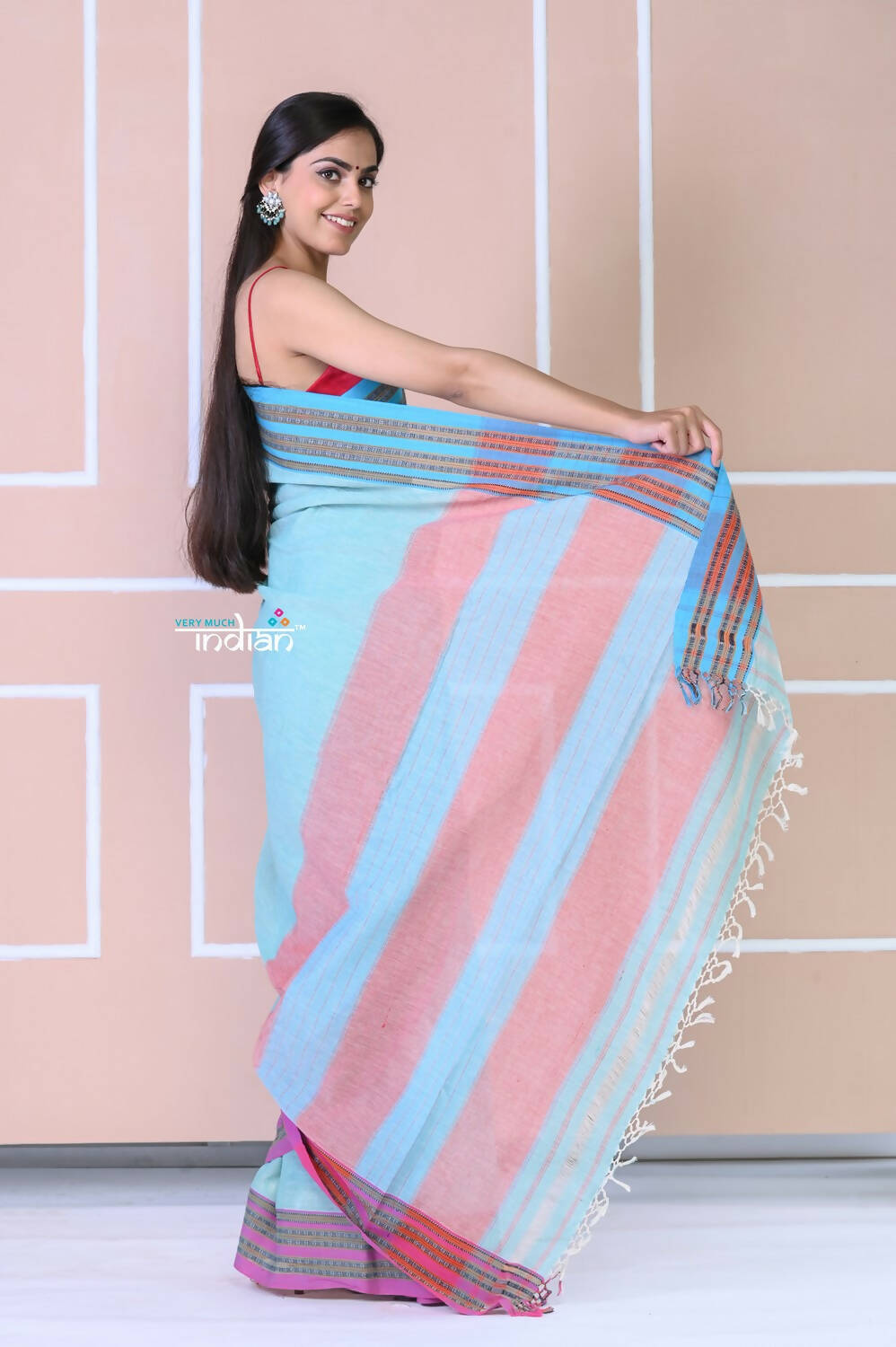 Very Much Indian Traditional Patteda Anchu Ilkal Handloom Saree - Sky Blue | Swadesiicart