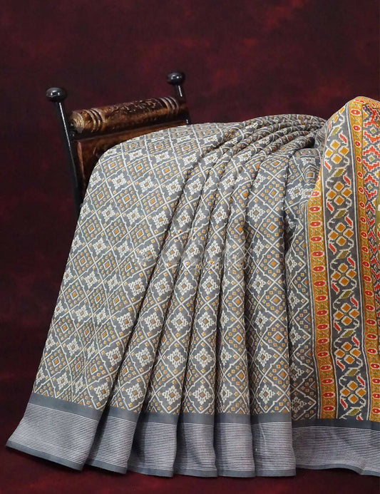 Grey Colored Diamond Print Semi Chanderi Saree By Gayathri Reddy Designer Studio | Swadesiicart